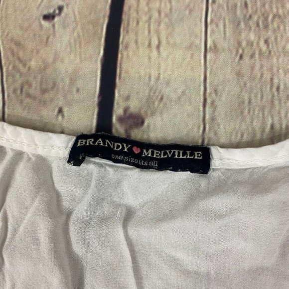 Brandy Melville Eyelet Sleeveless Cream Crop Top - Picture 6 of 6